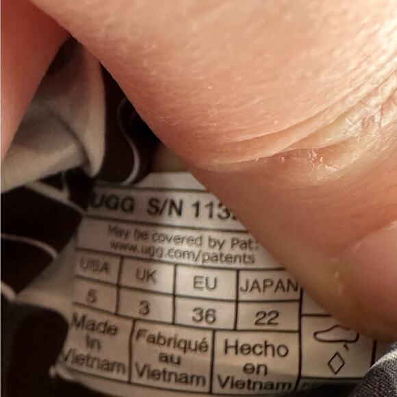 Ugg Classic Maxi Short Boot Size 5 NWT - Picture 9 of 12